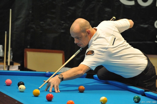 Даррен Эплтон ооочень старается