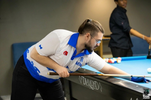 Артем Савченко обошел соперника и занял 3 место