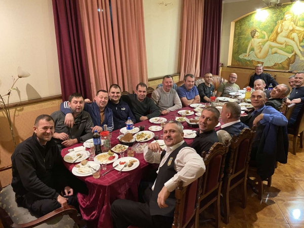 Праздничное застолье в винницком «Элит-Профи"