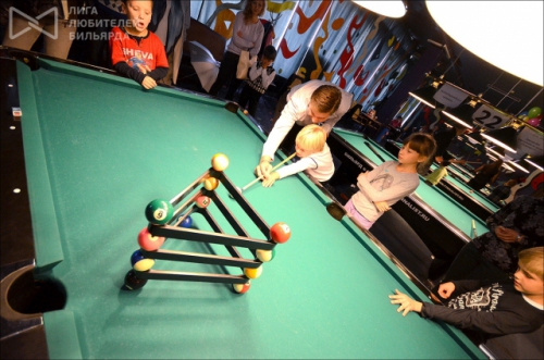 Своими трюками Леонид Михайлов приводит в восторг детей. Поверь, и ты не станешь исключением!