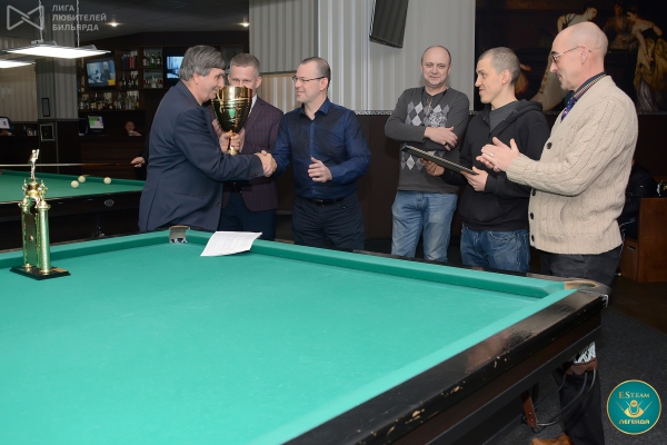 Гиви Ильич увозит кубок домой