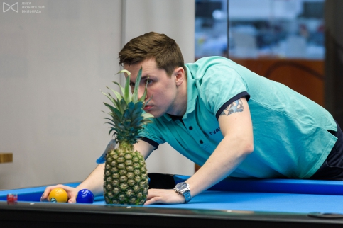 Будущий обладатель ананаса Владислав Белоус