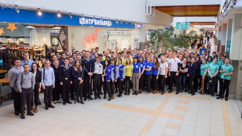 Антон Гайнанов научился вмещать в кадр любое количество участников