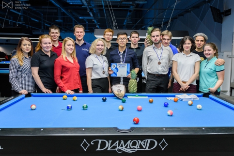 Почти час ночи. Уставшие (особенно Катя), но все равно довольные