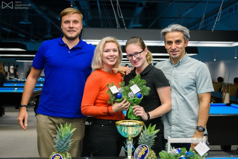 Даша, Карина и важные мужчины