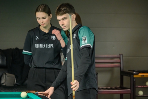 Пример дресс-кода — спортсмены в форме вуза Политех