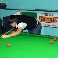 Манеров Данат попробовал себя в снукере