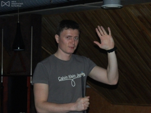 Денис Абаев проиграл девчонке!!! :) Денис Абаев проиграл девчонке!!! :)