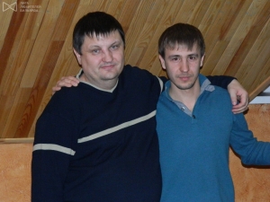 Артем Саттаров с «телохранителем»)))