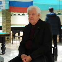 Виталий Михайлович наслаждается игрой воспитанников