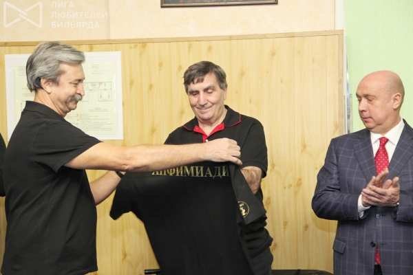 74-летний патриарх, как истинный боец, на общих основаниях отобрался в команду