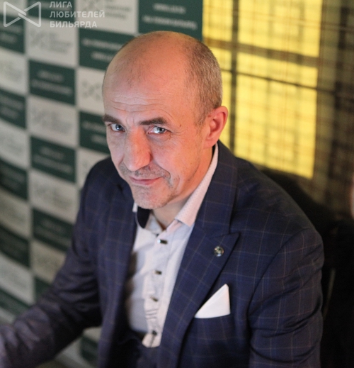 Суровый вид, но очень добрый взгляд Алексея Петрова