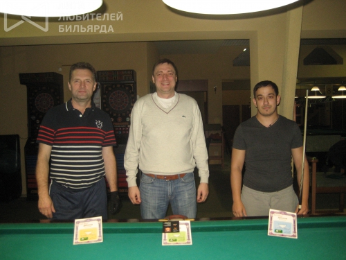 Владимир Пашкевич (в центре) не может поверить своему счастью