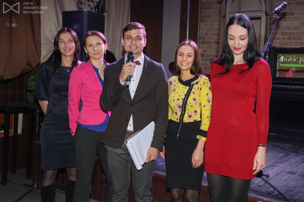 "Победительница и призеры Женской лиги города"