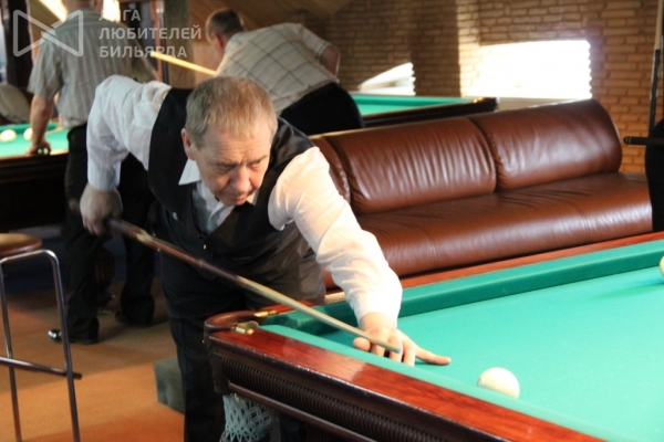 Владимир Холодков автор сенсаций первого дня