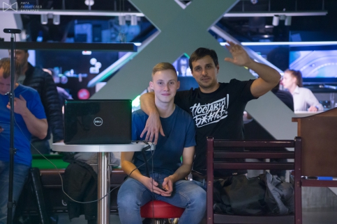 В этот момент Максим Зверев еще не знал, что,
как и Евгений Прусак, станет чемпионом России