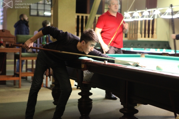 У Улугбека Абдуллаева уже три победы в «Т-35», но пока всего одна фотография