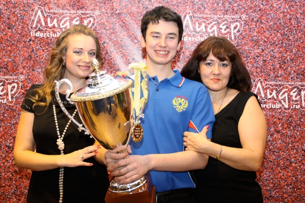 Дамы всегда окружают победителей