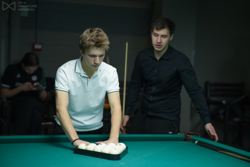 Сборная Горного расставляет пирамиду