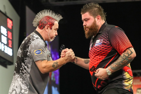 Питер Райт и Майкл Смит. Фото: Live Darts VK