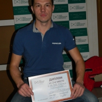 В.Кажаев хоть и "любитель", но не в финале