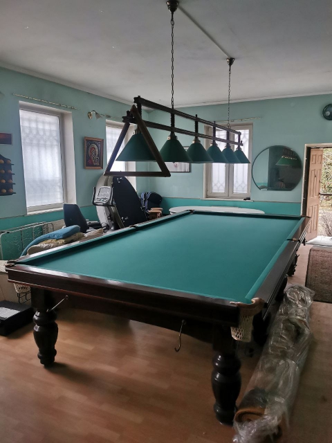 12-футовый стол Riley, вид сзади