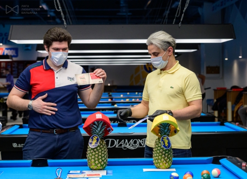 А вот такие призы они получают