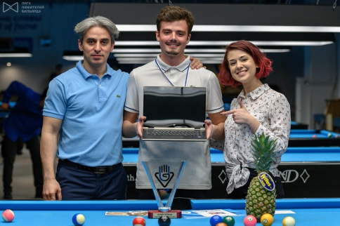 Чемпион сезона 2018/19 Никита Горбачев с главным призом Суперфинала