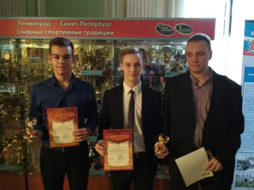 На вручении наград в Спорткомитете. В компании с Владимиром Аверьяновым и Максимом Зверевым снукерист Михаил Терехов